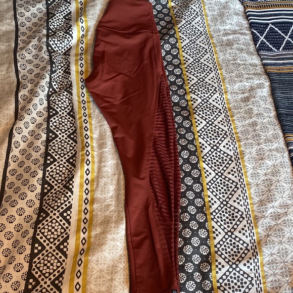 Burnt orange workout tights - Picture 2 of 2